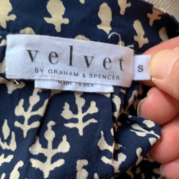 Like new, long sleeve navy/cream top by Velvet - Picture 5 of 6